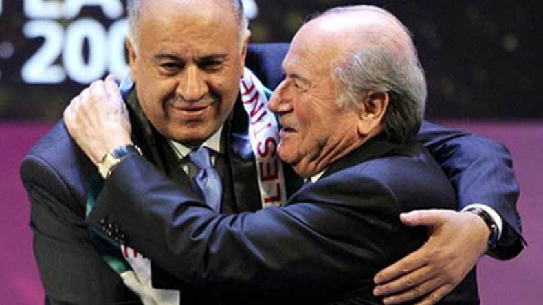 لعنة “بلاتير” تُطارد رئيس الإتحاد الفلسطيني