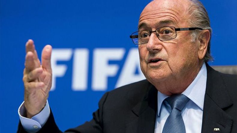 بلاتير يدافع عن نفسه ويطعن في قرار تنحيته من الفيفا