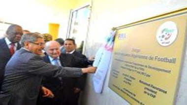 Joseph Blatter inaugure le nouveau siège de la FAF à Dely Brahim