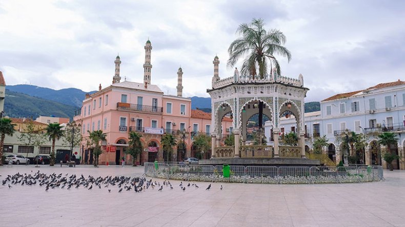 غرامات مالية على المركبات والراجلين الذين يخترقون الحجز الصحي بالبليدة