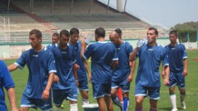 لاعبو  البليدة  يرفضون  مغادرة  الفندق  اليوم