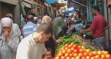 Blida : intense activité au marché populaire “Souika”