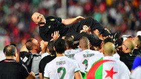 بلماضي: أركب سيارات الأجرة وأرتاد المطاعم مجّانا