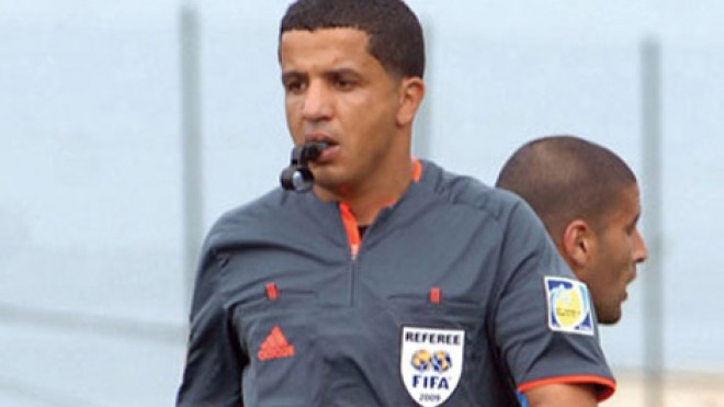 بنوزة ينفي اعتزاله التحكيم وسيدير لقاء أوغندا – السنيغال