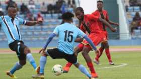 الجزائري عمروش ومُنافس “الخضر” ينطلقان بِتعادل