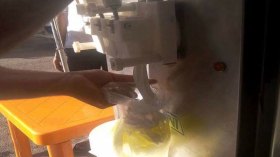 شاربات “البوضة” يستقطب رواد الطريق السيار