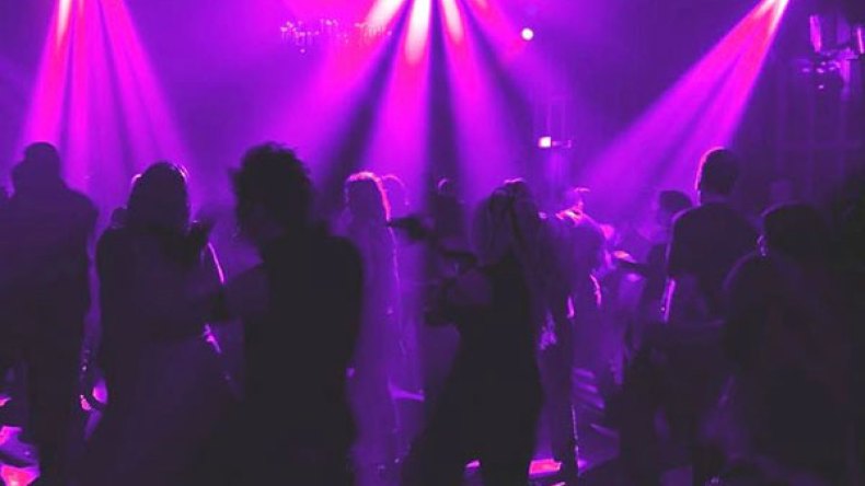 حبوب “المُرقّصات” موضة 2016 في قاعات الحفلات