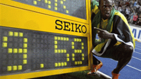 Bolt smashes 100 metre World Record