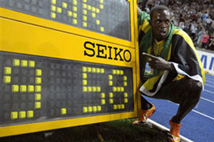 Bolt smashes 100 metre World Record