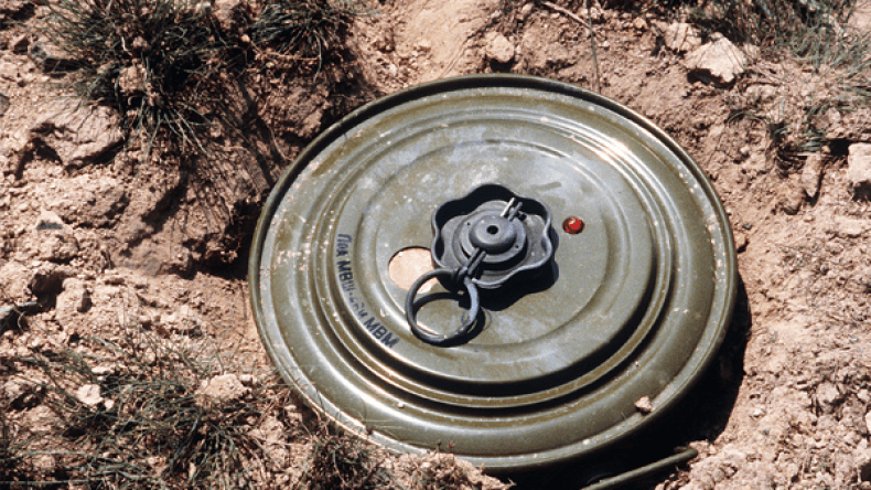 بتر ساق شاب في انفجار لغم بالقادرية