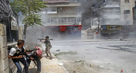 Poursuite des combats et bombardements à Damas et Alep