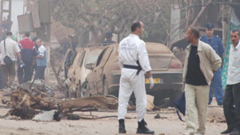 تجربة الجزائر في مواجهة العمليات الانتحارية محل دراسة