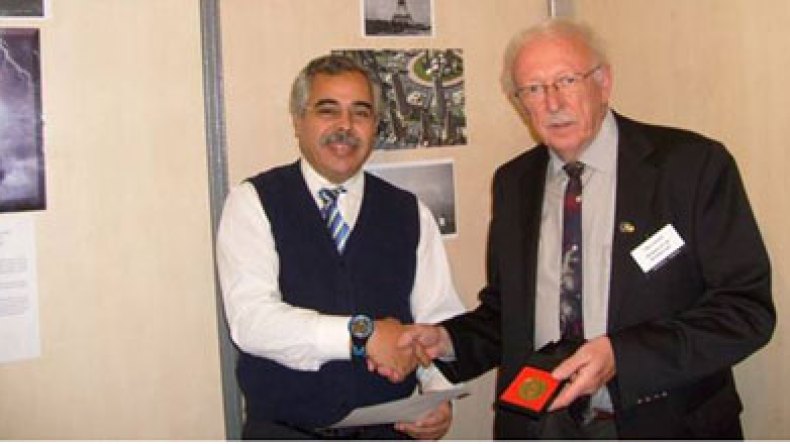 بوناطيرو يحصد الذّهب عند العرب والغرب عن نظام إنذار مبكّر