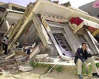 Algerian scientist : gap in  ozone layer shrank