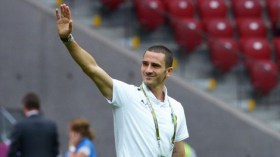 لص يهدّد الإيطالي “بونوتشي” بالقتل في معرض السيارات