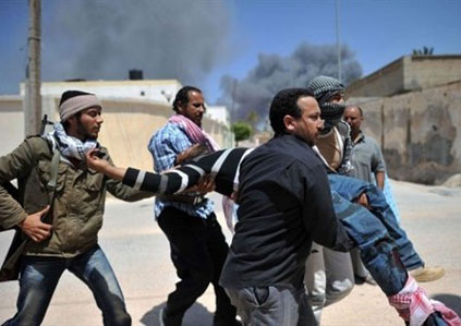 Libye : les forces de Kadhafi bombardent Misrata