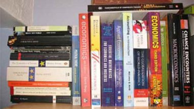 Algerian intellectuals call for the boycott of Paris International Book Fair