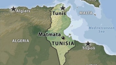 Scores of Tunisian families seek refuge on Algerian soil to flee misery at home