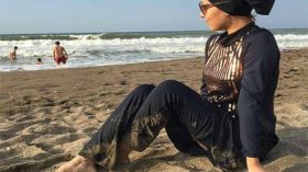 فرنسا تفرض غرامة مالية على من ترتدي لباس السباحة المحتشم!