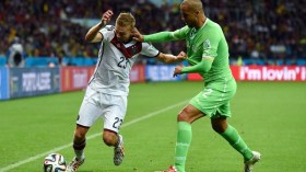 بوقرة مطلوب في إنجلترا وتركيا والخليج العربي