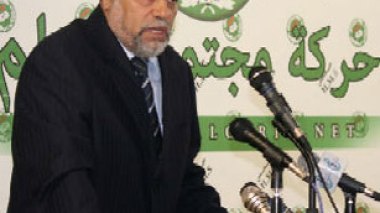 Bouguerra Soltani: « L'administration entrave les réformes politiques de Bouteflika »