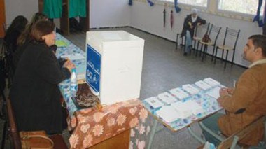 Abdelkader Boukhemkhem: « La base du FIS ne votera pour aucun parti »