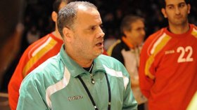 بوشكريو يتابع بطولة البحرين لكرة اليد قبل تدريبه للمنتخب الخليجي