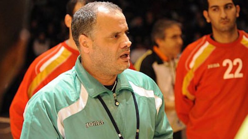 بوشكريو يتابع بطولة البحرين لكرة اليد قبل تدريبه للمنتخب الخليجي