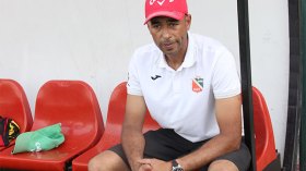 بوعكاز يرفض العمل كمدرب مساعد لشريف الوزاني