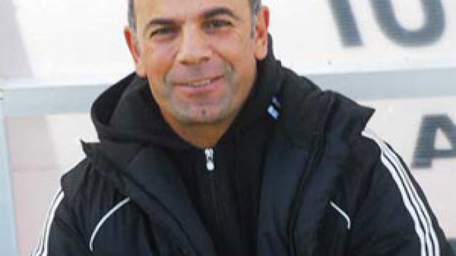 فؤاد‭ ‬بوعلي‭ ‬يدخل‭ ‬السباق‭ ‬لتدريب‭ ‬نصر‭ ‬حسين‭ ‬داي