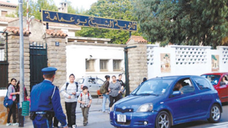 أساتذة ثانوية “الشيخ بوعمامة” بالمرادية في إضراب