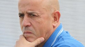 الكاب يستحق الصعود.. أرفض “لعبة المصعد” وبقائي مرهون بتوفر الإمكانات