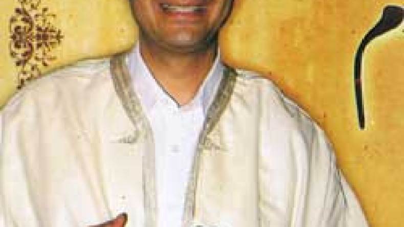 زين الدين بوشعالة يعود بـ”ورد القدوم”