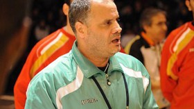 وزير الرياضة يفرض بوشكريو مدربا جديدا “للخضر”