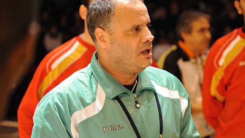 وزير الرياضة يفرض بوشكريو مدربا جديدا “للخضر”