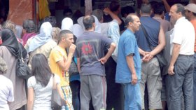 طوابير لشراء اللحوم والخضر رغم الغلاء الفاحش