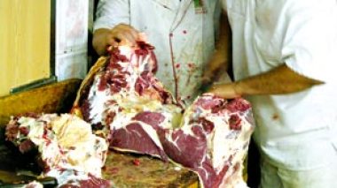 Algérie / Les viandes rouges et blanches envahissent le marché en l’absence du contrôle sanitaire des vétérinaires.