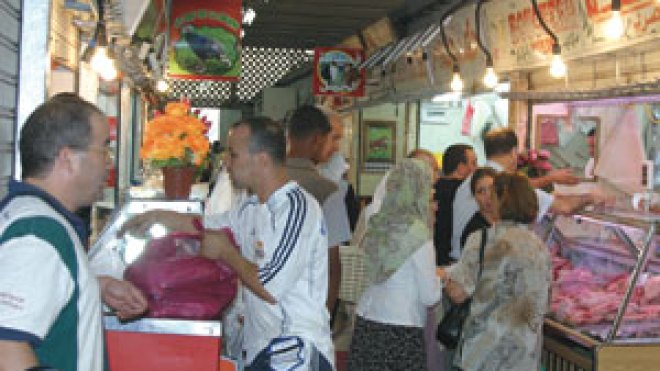 العائلة الجزائرية ستنفق أكثر من 11 مليون على الطعام خلال رمضان