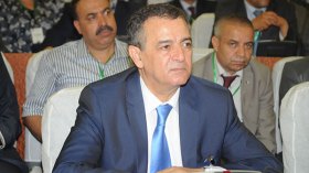 بوشوارب يدير ظهره للصحافة ولوح يدير ظهره لزميله في الحزب والحكومة