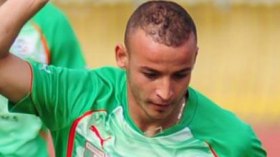 بوشوك لم يستلم مستحقاته و يؤجل التجديد مع شباب باتنة