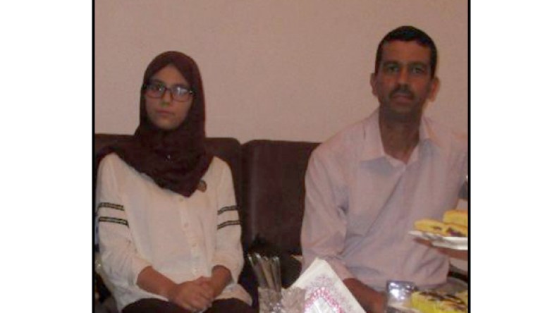 بشرى تحلم أن تكون طبيبة وتعترف لوالديها بمساعدتها