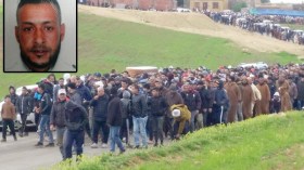 شقيق الضحية يصرخ: أخي لم ينتحر بل مات تحت التعذيب بالسجن الإسباني