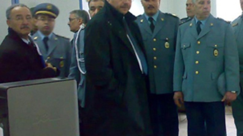 “سكانير” متنقل والتفتيش عند مخرج البواخر لمحاربة “مافيا” الحاويات