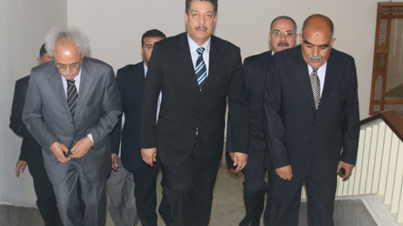 بوضياف يأمر بضرب “مافيا الدواء” و”جيوب الفساد” في قطاع الصحة