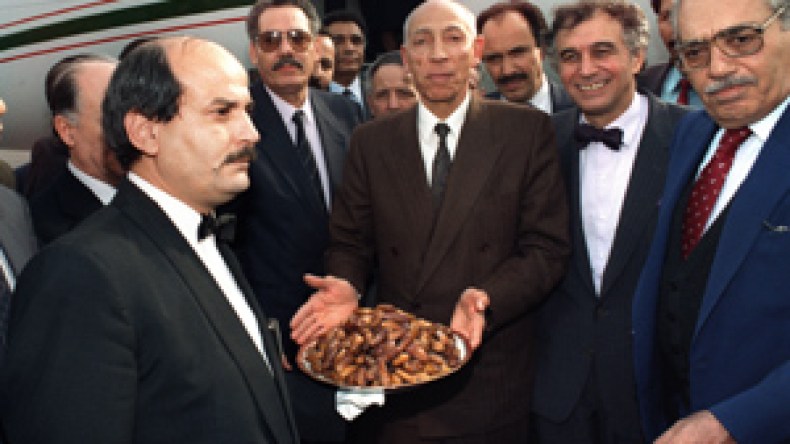 القصة الكاملة لإقالة الشاذلي واستقدام بوضياف من المغرب