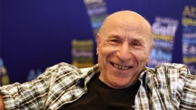 مسرح سعيدة يكرم بوجدرة ويعيد الحلزون العنيد إلى الواجهة