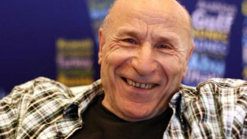 يُلحدون نفاقا!