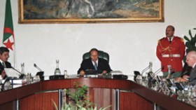 بوتفليقة يقيّم مصاريف الوزراء ومصير الملايير المعتمدة لكلّ قطاع