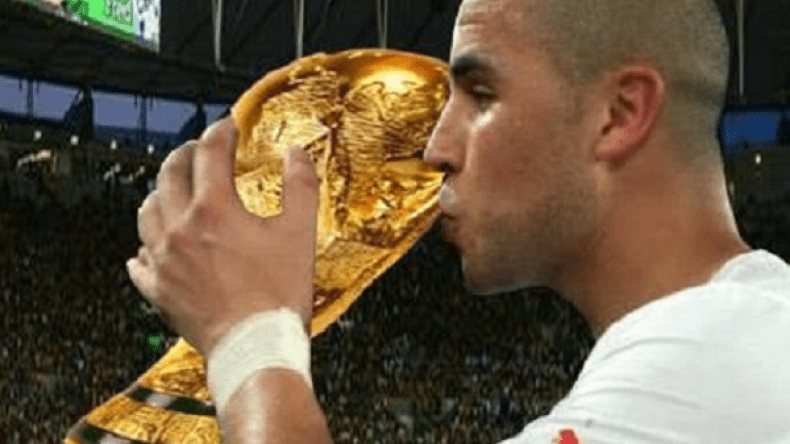 “الخضر” يتوّجون بكأس العالم بقيادة زيدان.. وحاليلوزيتش “يخون” الجزائر مع المغاربة..  !