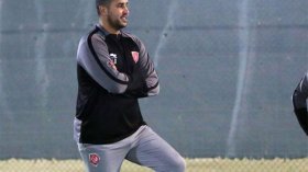 بوقرة مدربا لنادي الفجيرة الإماراتي